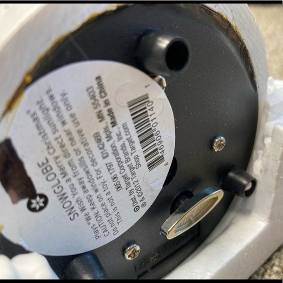 - Snowman Musical Snow Globe North Pole Trading Co We Wish You a Merry Chr… - Picture 6 of 6